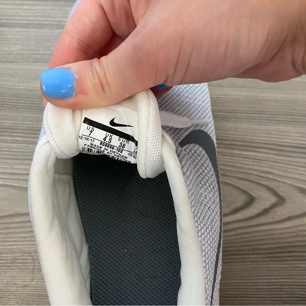 Nike Flex Gray‎ White Sneakers 7